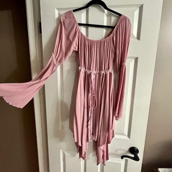 Long sleeve flowy dress - Picture 2 of 2